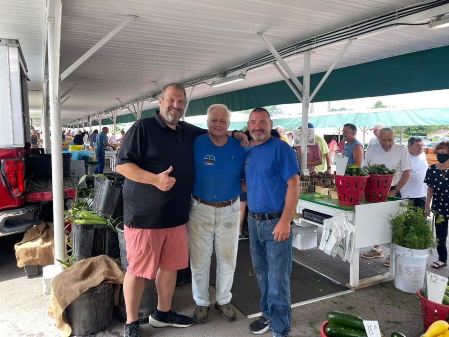 🌽🥦🍅 It’s time of the year again! 😄🎉 we’re at the Co-op Farmers Market to gr