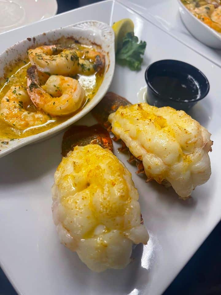 Cooper’s Seafood House 
🦞 Twin Tails and Shrimp in Garlic…