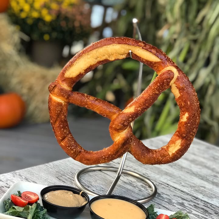 Try our GIANT PRETZEL!
A showstopper snack that’s perf…