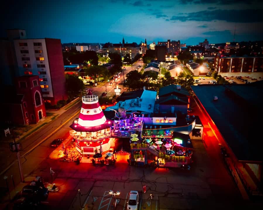 Wow. Just… wow. Martin Flynn captured Cooper’s Seafood Ho…
