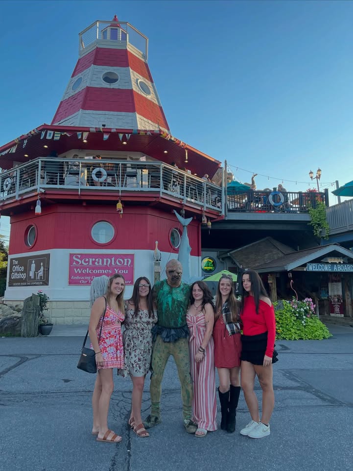 ‍ Look who washed ashore at Cooper’s! The one and only Ll…