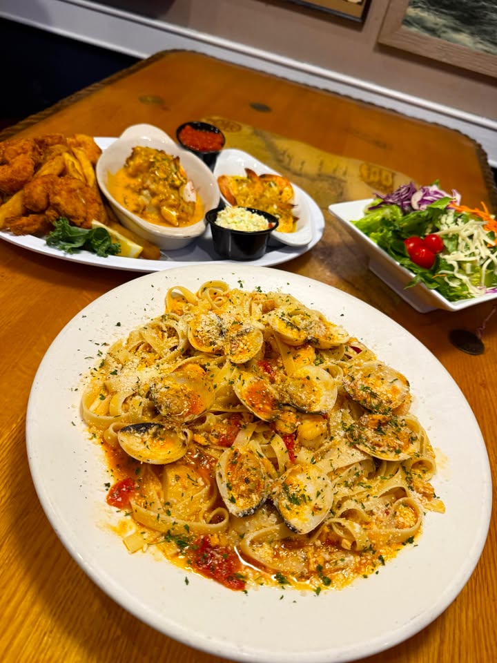 New Entrée Alert! 

Set sail for flavor with our Coral R…