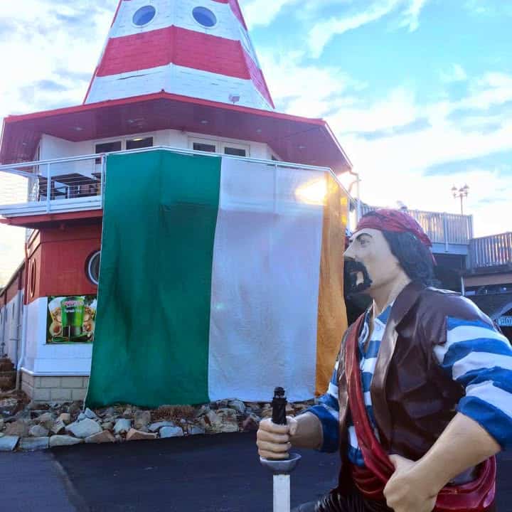 ‘Tis the season!
Scranton’s biggest Irish flag just wen…